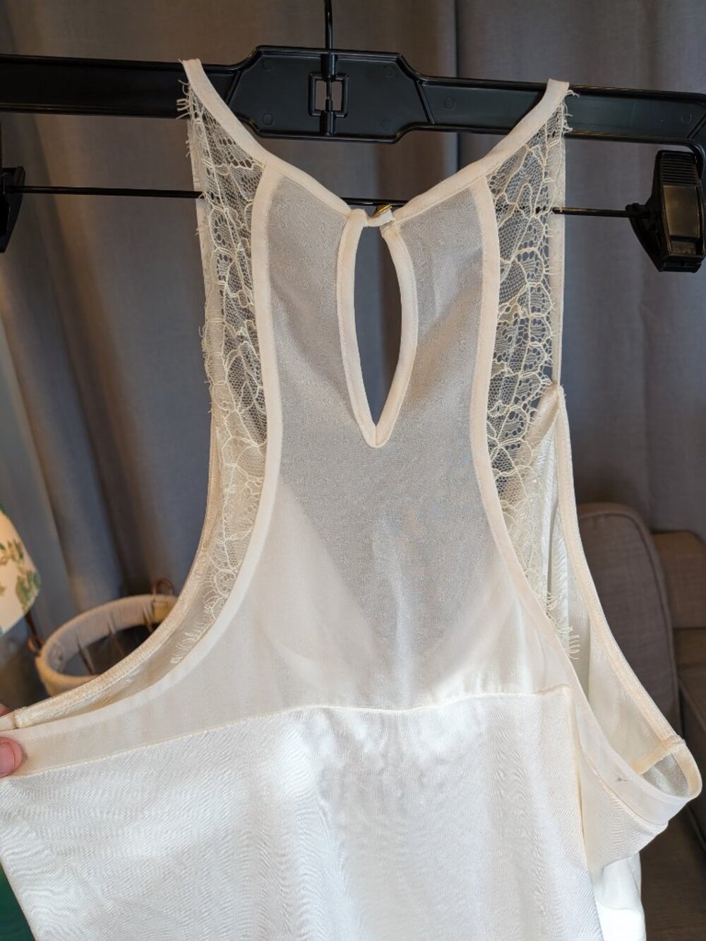 🌸 Express Cowl Neck Off White / Cream Cami Spaghetti Straps w/ Lace Size L - Picture 5 of 9